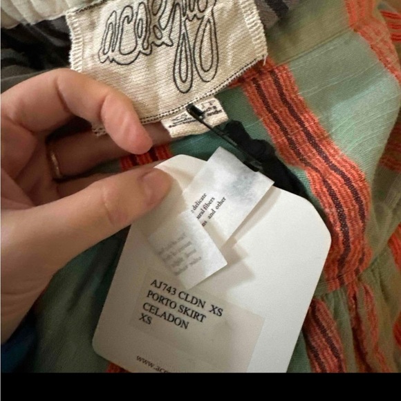 TRADED NWT Porto Skirt in Celadon - Picture 2 of 2